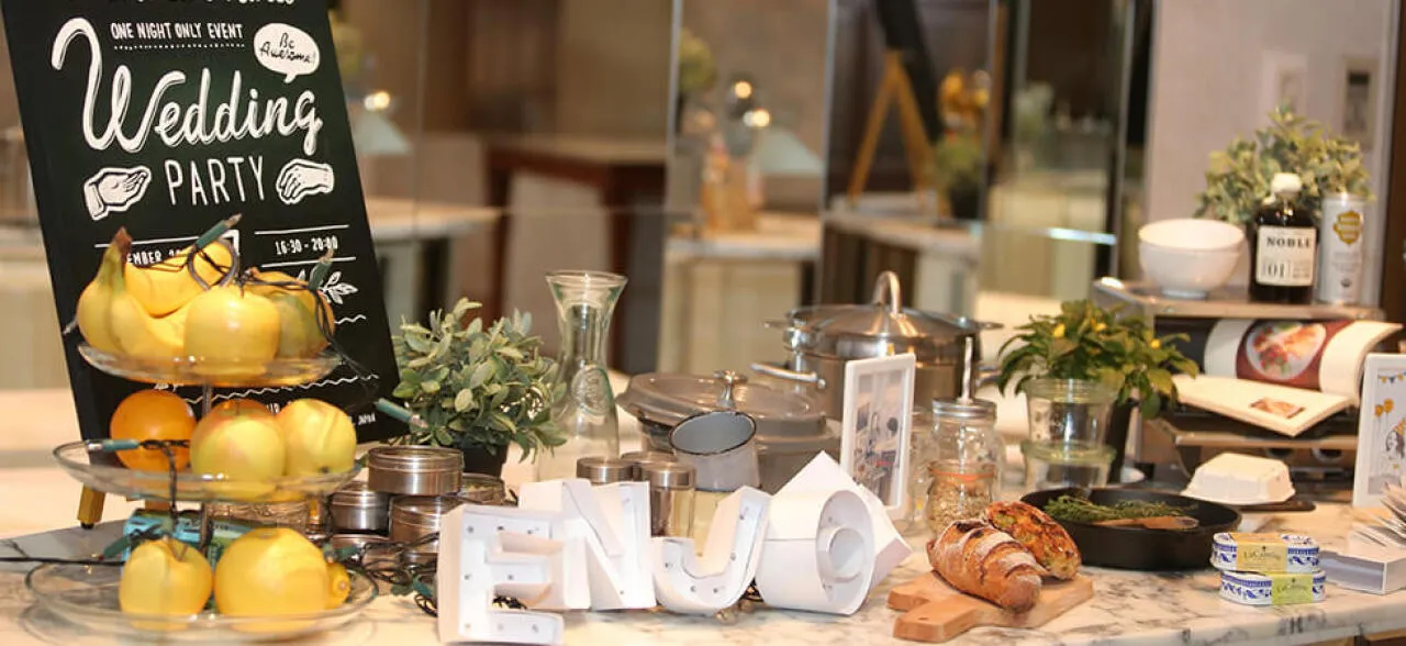 ボタニカルなキッチンがお出迎え