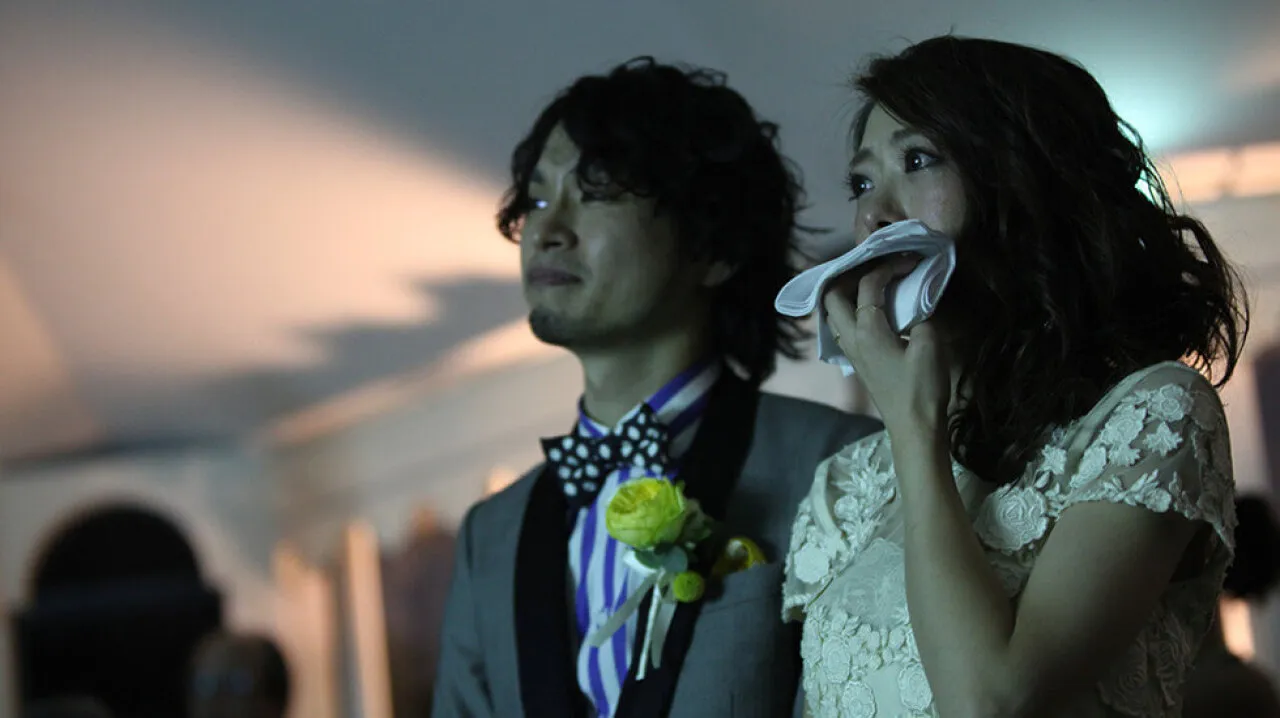 感動で涙の新婦