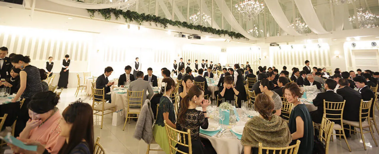 ティファニーブルーが映えるグレースヴィラで披露宴