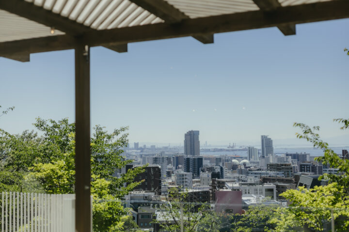 2026 年 SOLA KOBE の高台から360度見渡す神戸の空と街並み