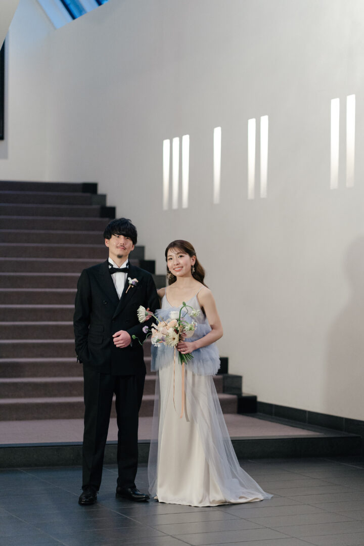 ドレスショップでの試着シーンのイメージ